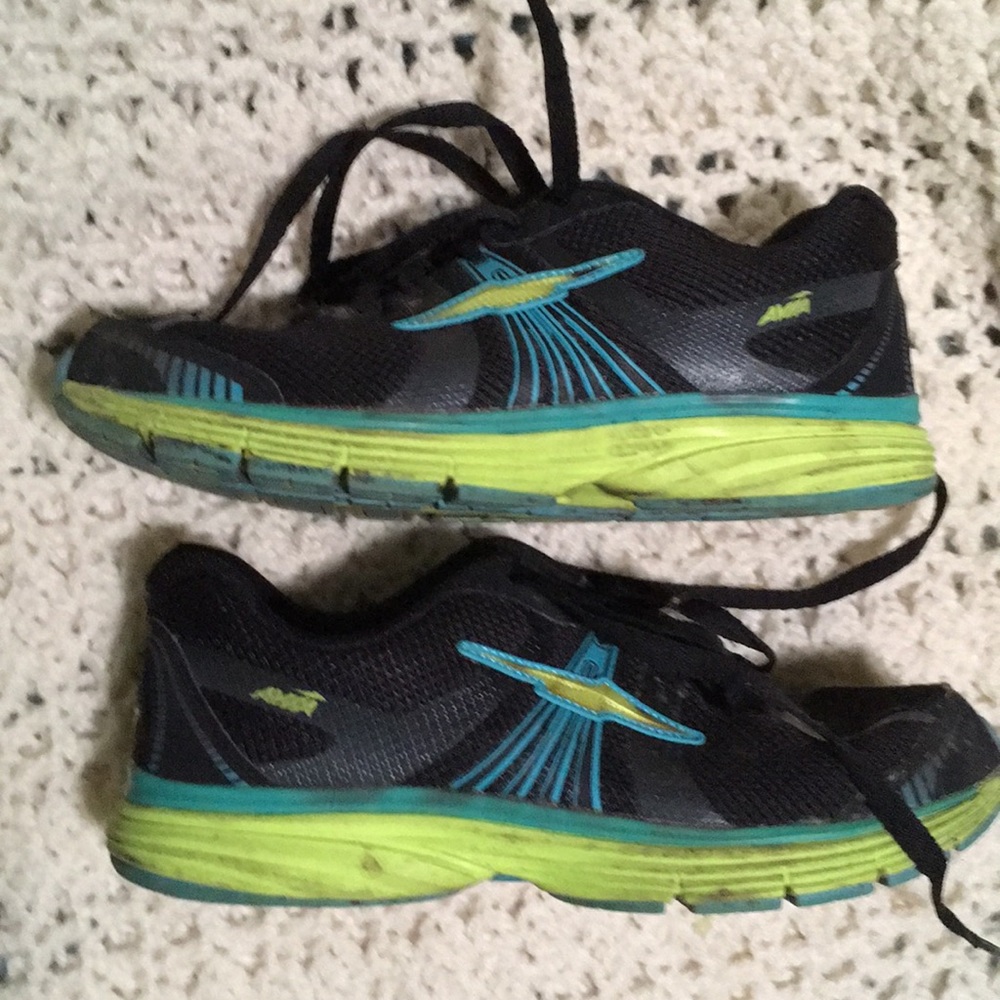 Avia women’s size 6.5 athletic shoes